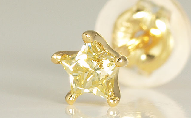 スターカット(星型)ダイヤモンド・片耳用ピアス画像