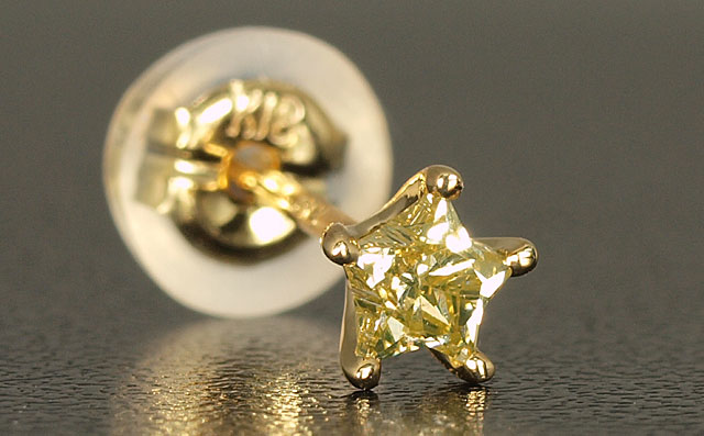 スターカット(星型)ダイヤモンド・片耳用ピアス画像