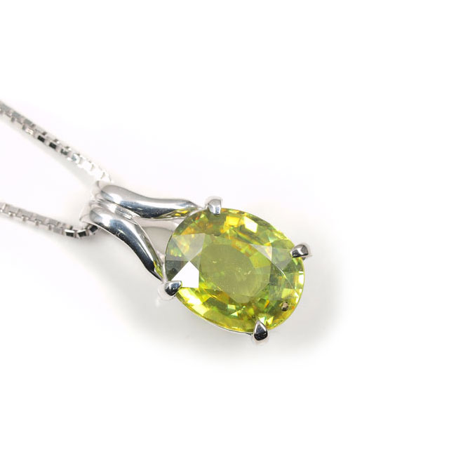 スフェーン ペンダントネックレス 2.28ct K18WG(18金ホワイトゴールド