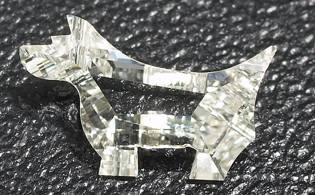 ダイヤモンド ルース 裸石 0 439ct 犬型 ドッグ型 の超レアダイヤモンド 愛犬家の方 必見