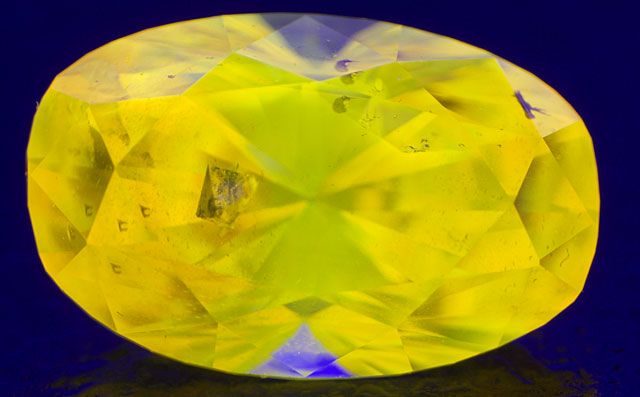 天然ほぼ正八面体ダイヤモンド結晶入りダイヤモンド画像