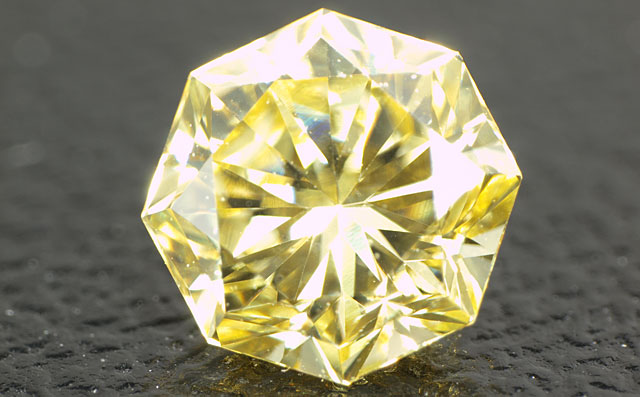 ロータスカットダイヤモンド画像
