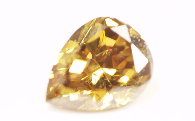天然(ナチュラル)オレンジイエローダイヤモンド画像