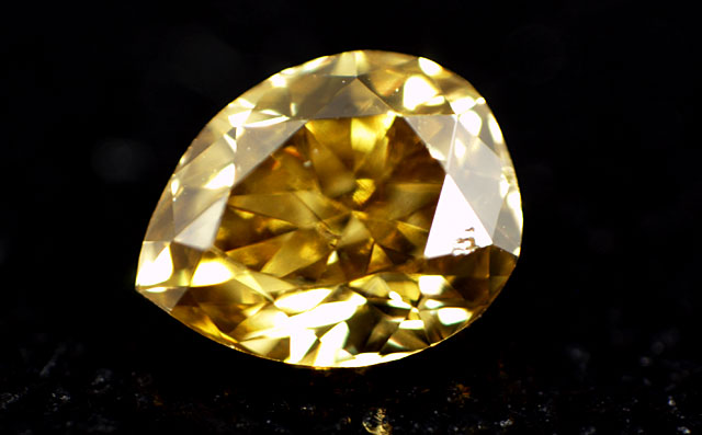 イエローダイヤモンドルース画像