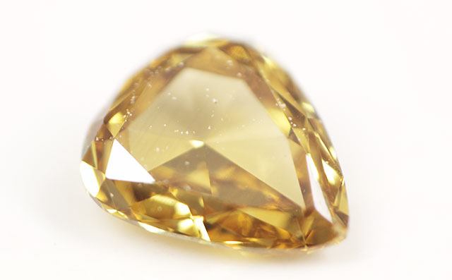 天然(ナチュラル)オレンジイエローダイヤモンド画像