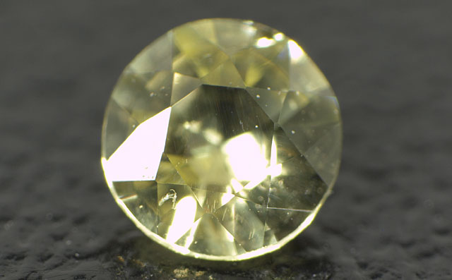 カラーチェンジガーネット 0.7ct ベキリー産ガーネット ペア