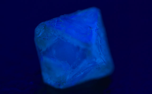 イエローダイヤモンド原石ルース画像