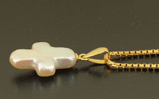 クロスパール(淡水真珠)12月27日の誕生日石