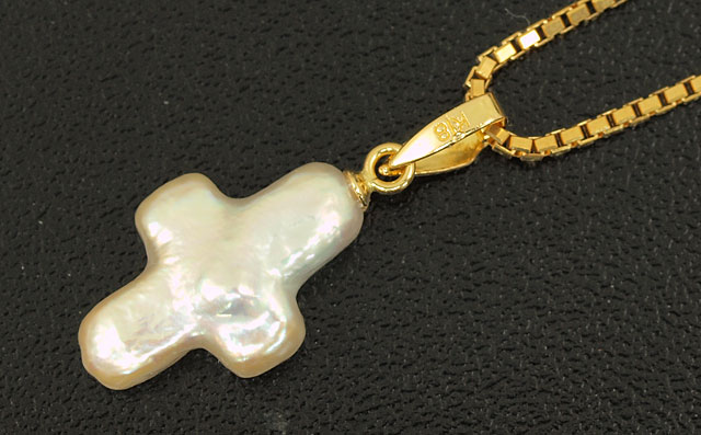 クロスパール(淡水真珠)12月27日の誕生日石