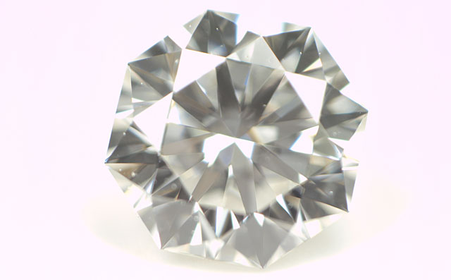 オクタゴナル・モディファイド・ブリリアントカット(通称:ハッピーエイト)ダイヤモンド画像