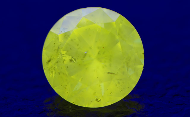 天然カメレオンダイヤモンド画像