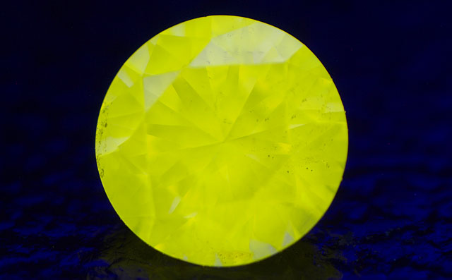 天然カメレオンダイヤモンド画像