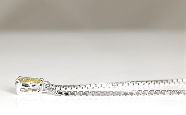 イエローダイヤペンダントネックレス