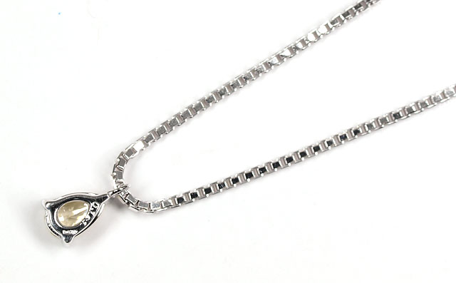 イエローダイヤペンダントネックレス