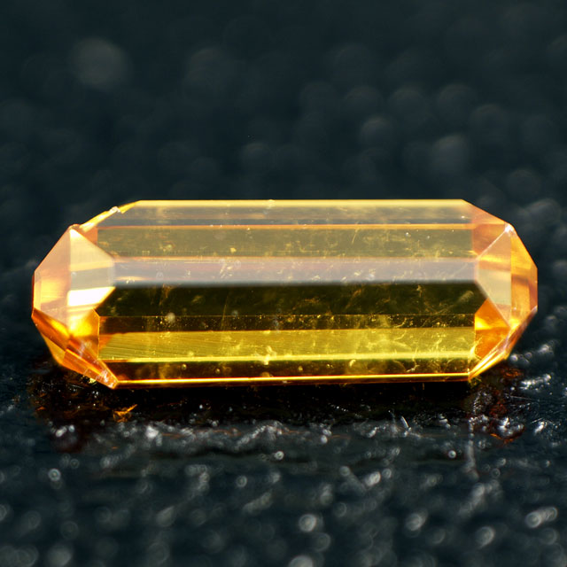 イエローダイヤモンドルース画像