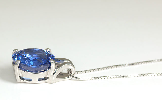 タンザナイトペンダントネックレス