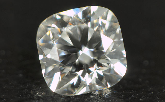 クッション・ブリリアントカットダイヤモンド画像