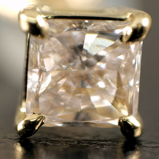 なしなし ピンクダイヤモンド ピアス 片耳用 タイプ2-a型 】 天然ピンクダイヤモンド 片耳用ピアス 0.281ct