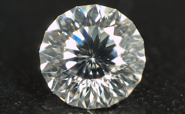 114面体カットダイヤモンド画像