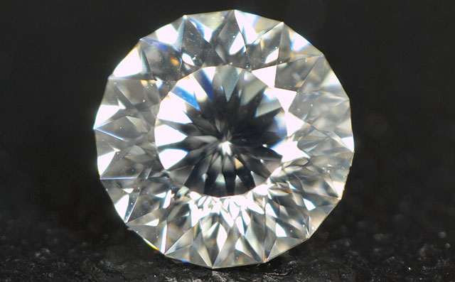 114面体カットダイヤモンド画像