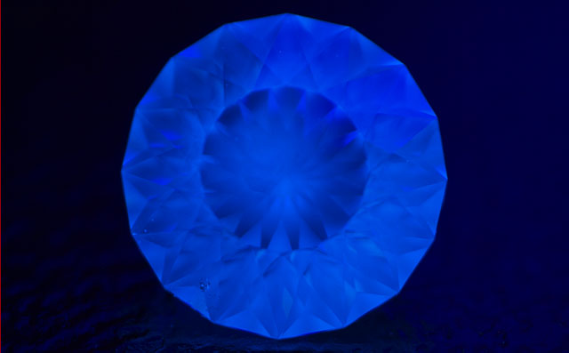 114面体カットダイヤモンド画像