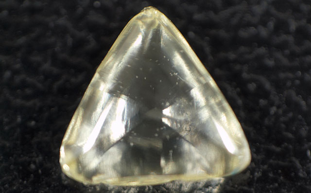マクル・ダイヤモンド原石ルース画像