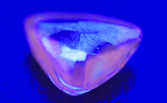 マクル・ダイヤモンド原石ルース画像