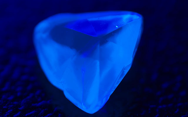 マクル・ダイヤモンド原石ルース画像