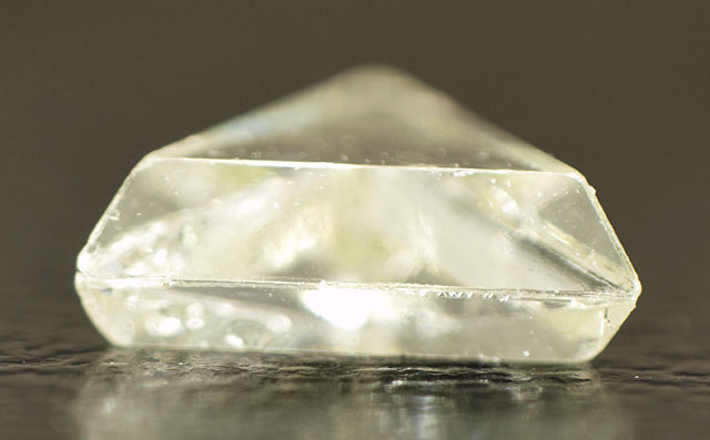 ダイヤモンド原石 ルース 0.30ct 【マクルと呼ばれる三角形の