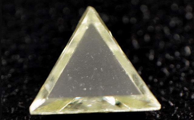 マクル・ダイヤモンド原石ルース画像