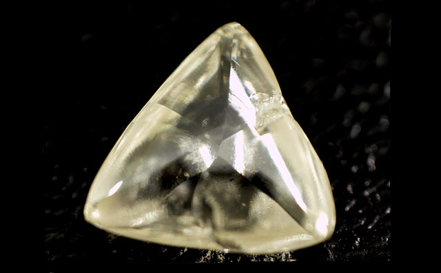 マクル・ダイヤモンド原石ルース画像