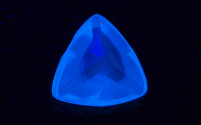 マクル・ダイヤモンド原石ルース画像