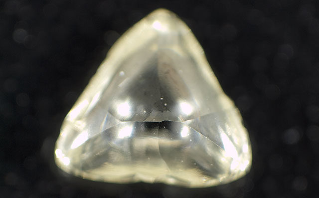 マクル・ダイヤモンド原石ルース画像