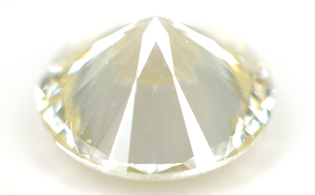 130面体カット 】 【 ほんのりイエロー 】 Mカラー ダイヤモンド