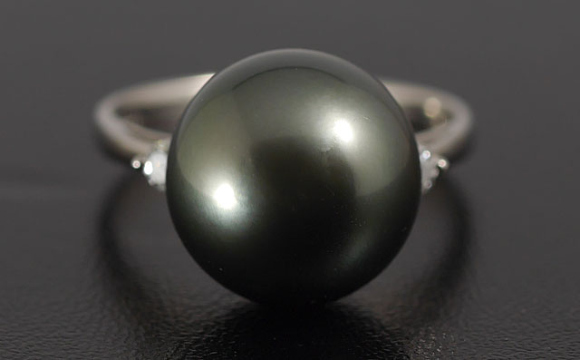 黒蝶真珠 11mmアップ リング(指輪) プラチナ900 ダイヤモンド : 0.10ct