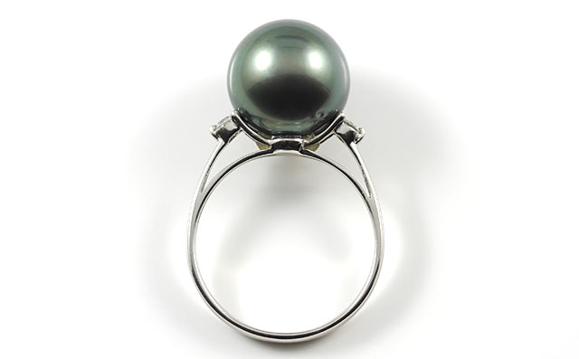 黒蝶真珠 11mmアップ リング(指輪) プラチナ900 ダイヤモンド : 0.10ct