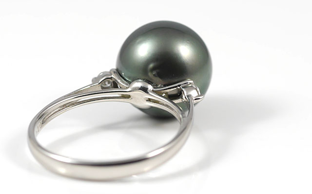 黒蝶真珠 11mmアップ リング(指輪) プラチナ900 ダイヤモンド : 0.10ct 