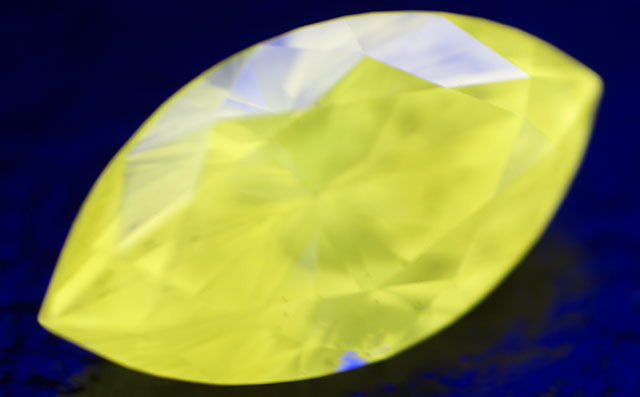 天然カメレオンダイヤモンド画像