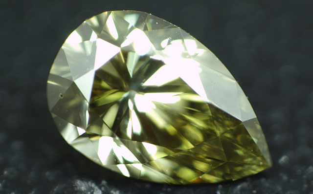 天然カメレオンダイヤモンド画像