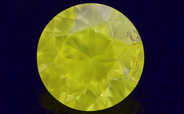 天然カメレオンダイヤモンド画像