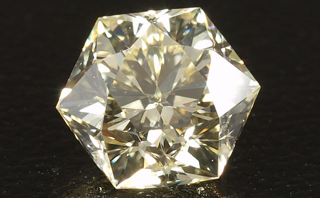 67面体カットダイヤモンド画像
