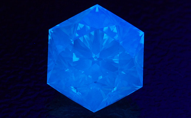 67面体カットダイヤモンド画像