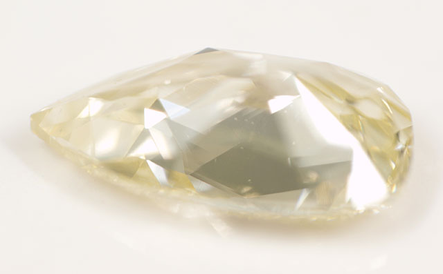 キラキラ0.215ct天然ダイヤモンドルース 蛍光性がミディアム・イエローイッシュ・グリーン 】 天然ダイヤモンド