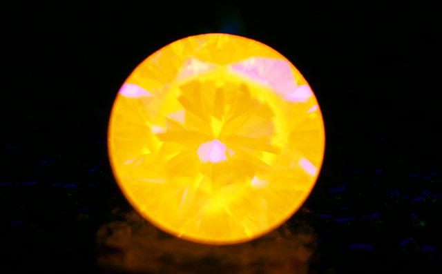 天然オレンジダイヤモンド画像