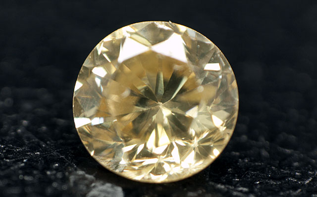 イエローダイヤモンドルース画像