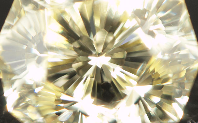 デカゴナルダイヤモンドルース画像