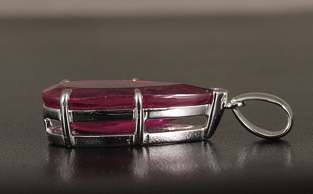 ルビーペンダントトップ