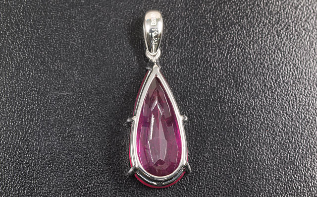 ルビーペンダントトップ