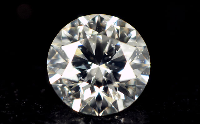 蛍光性ダイヤモンド画像