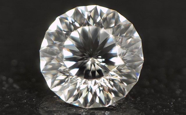 114面体カットダイヤモンド画像